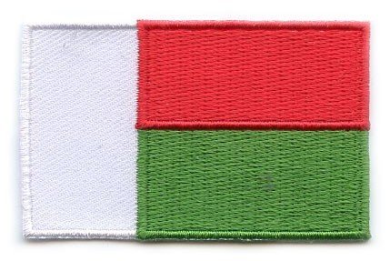 Madagascar flag patch featuring red, white, and green stripes, 6.5 x 4 cm.