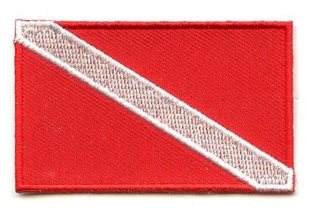 Scuba flag patch with red background and diagonal white stripe, 6.5 x 4 cm.